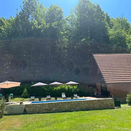 Dunja - Forest House With Pool