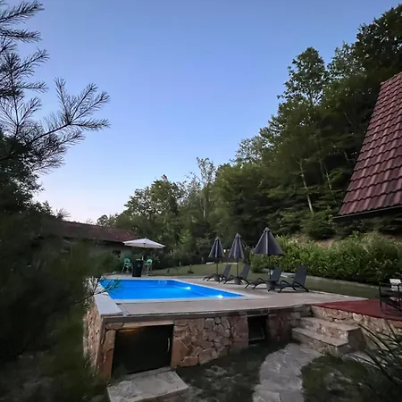 Dunja - Forest House With Pool * バニャ・ルカ