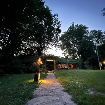 Сasa de vacaciones Dunja - Forest House With Pool