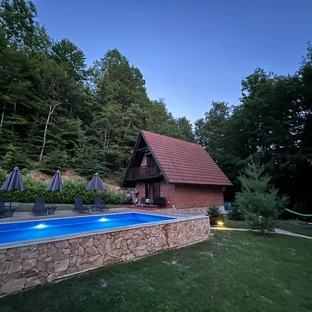 Дом отдыха Dunja - Forest House With Pool
