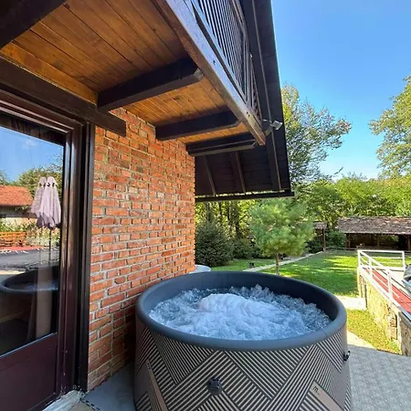 Dunja - Forest House With Pool Дом отдыха